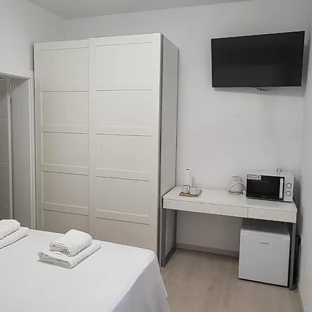 Appartamento Natali With Private Bathroom And Terrace Zara